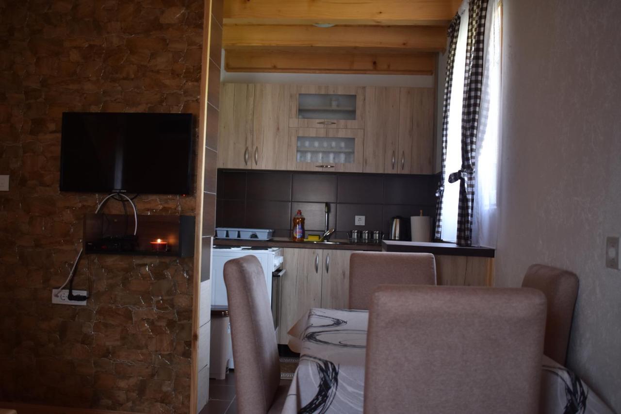 זבליאק Apartments Avramovic - Bungalow מראה חיצוני תמונה